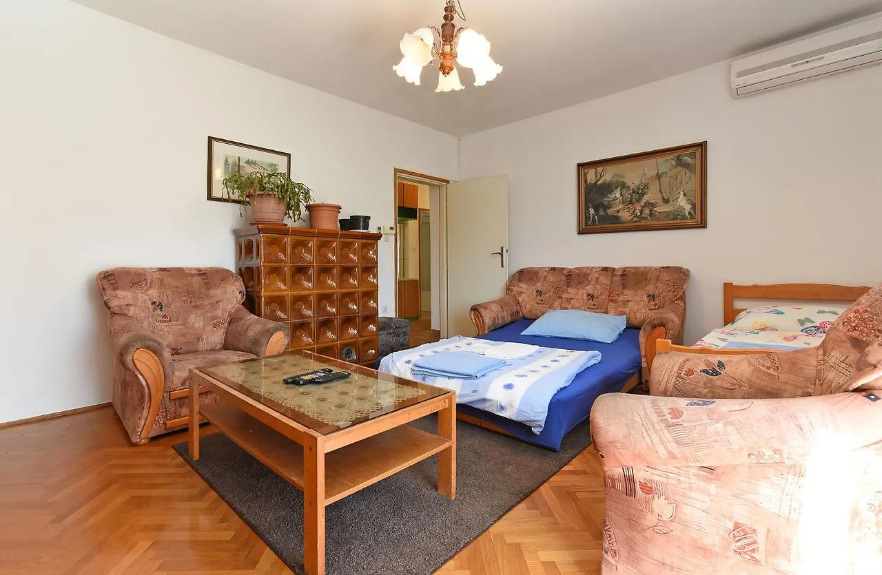 Apartments Josip 74 Pula 0*,  Chorvatsko